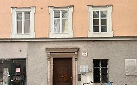 One-Room 